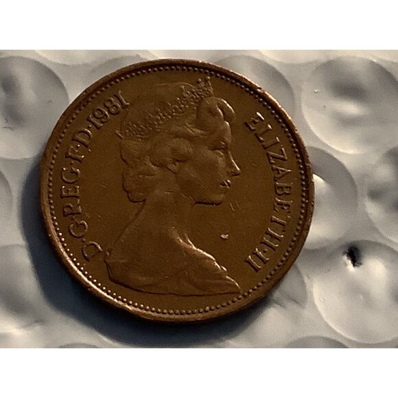 1981 Very Rare 2 Pence (New Pence) Queen Elizabeth II British Coin - Picture 1 of 7